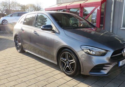 Mercedes-Benz B 200, 2021