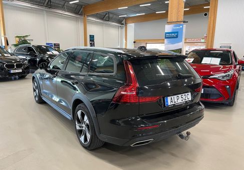 Volvo V60 Cross Country, 2020