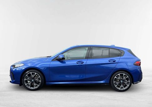 BMW 120, 2025 3