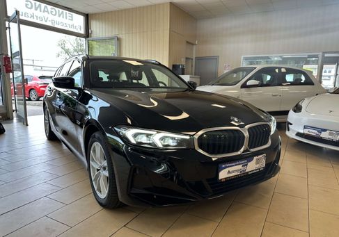 BMW 330, 2022