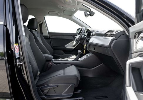 Audi Q3, 2023 2