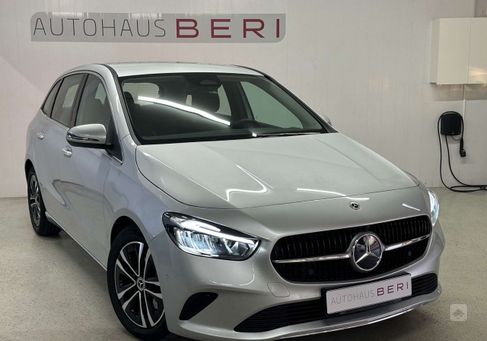 Mercedes-Benz B 200, 2023