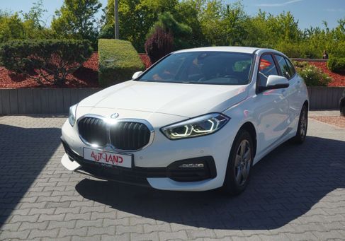 BMW 118, 2022