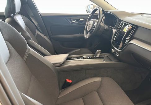 Volvo V60, 2021 3