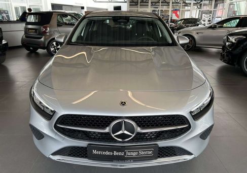 Mercedes-Benz A 200, 2025