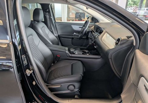 Mercedes-Benz GLA 180, 2021 3