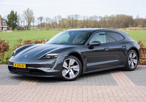 Porsche Taycan, 2022