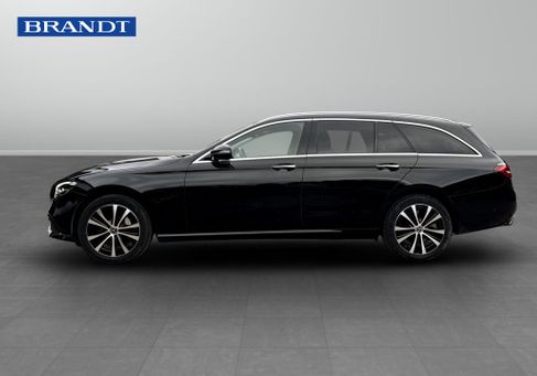 Mercedes-Benz E 300, 2022 3