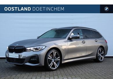 BMW 330, 2022