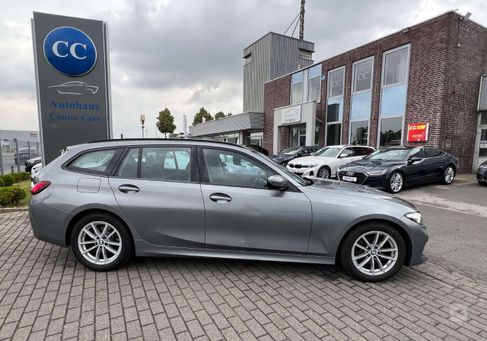 BMW 318, 2022