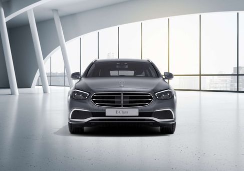 Mercedes-Benz E 300, 2022 3