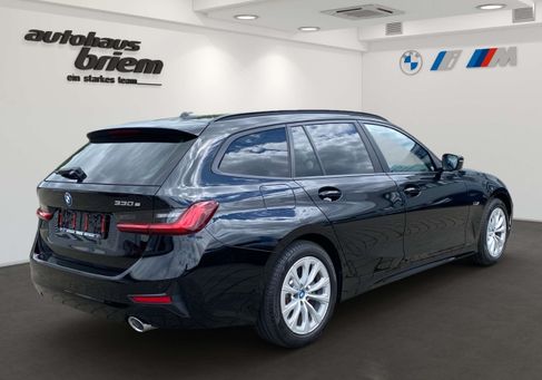 BMW 330, 2022