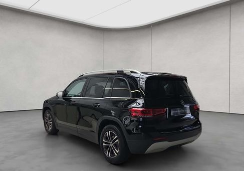 Mercedes-Benz GLB 200, 2023