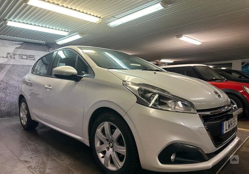 Peugeot 208, 2015