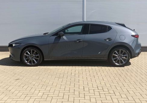 Mazda 3, 2025