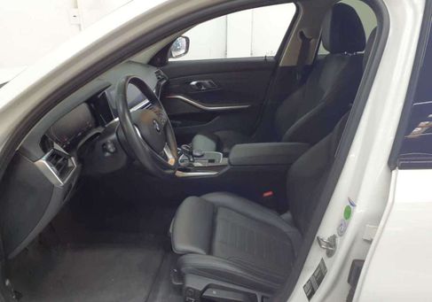 BMW 318, 2021