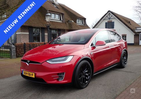 Tesla Model X, 2016