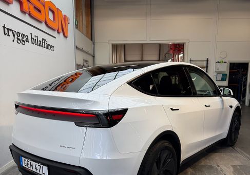 Tesla Model Y, 2025 3