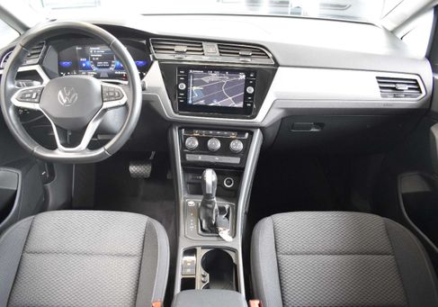 Volkswagen Touran, 2022 3