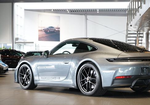 Porsche 911, 2025