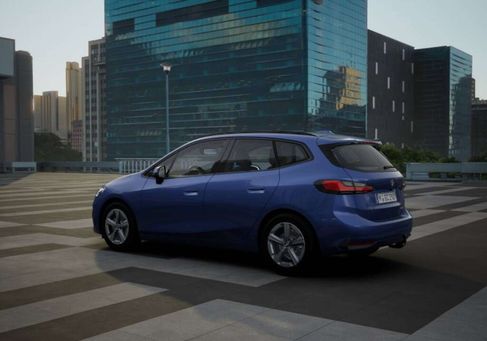 BMW 220, 2025 3