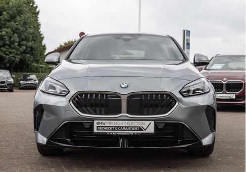 BMW 120, 2025 2