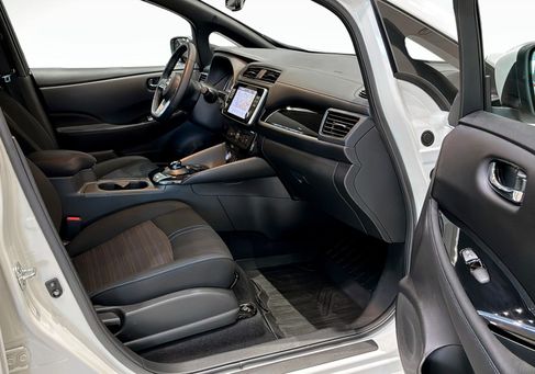 Nissan Leaf, 2023 3