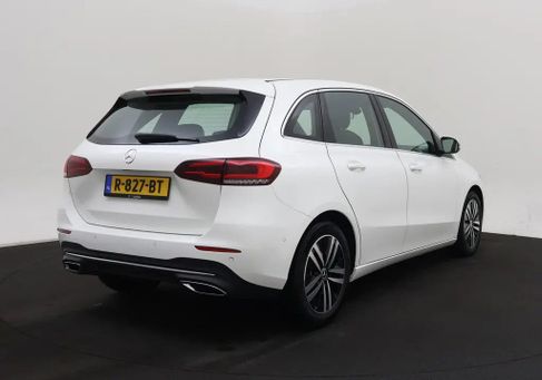 Mercedes-Benz B 180, 2022