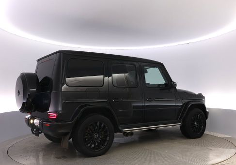 Mercedes-Benz G 400, 2023