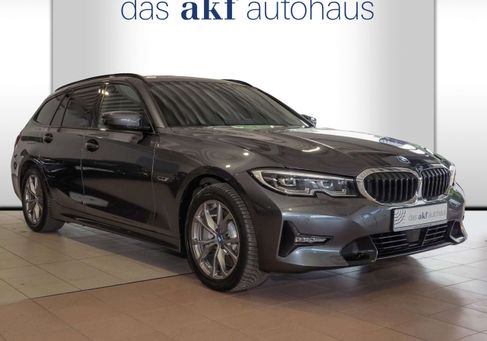 BMW 320, 2022