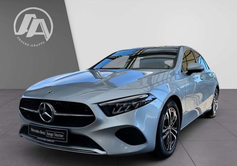 Mercedes-Benz A 200, 2025