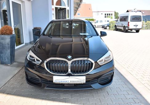 BMW 118, 2022