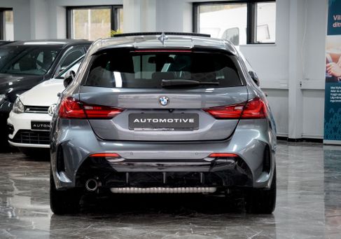 BMW 118, 2022