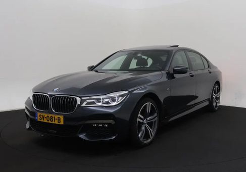 BMW 750, 2018