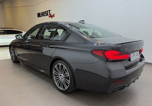 BMW M550, 2021