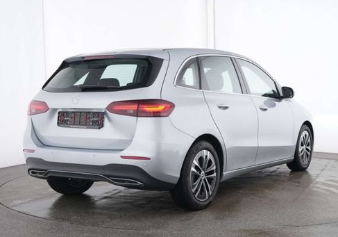 Mercedes-Benz B 180, 2024