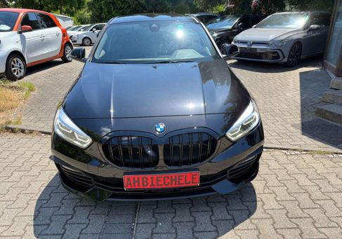 BMW 118, 2024