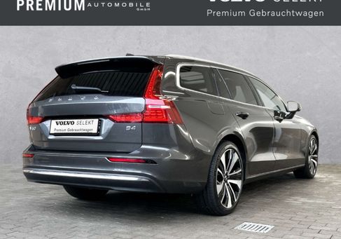 Volvo V60, 2022