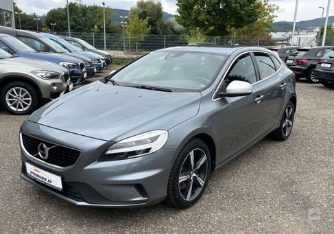 Volvo V40, 2020