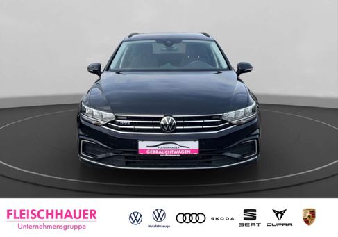 Volkswagen Passat, 2022
