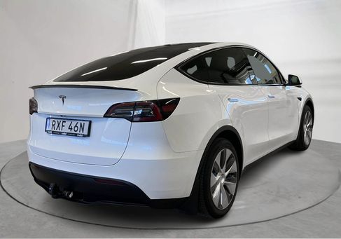 Tesla Model Y, 2023