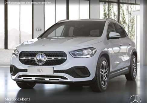 Mercedes-Benz GLA 200, 2023