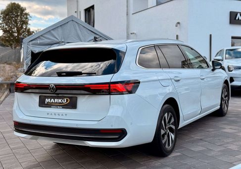 Volkswagen Passat Variant, 2024 3