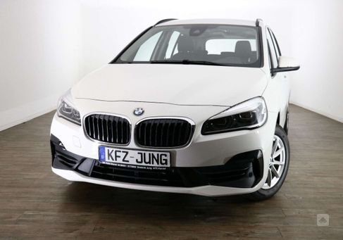 BMW 216, 2019