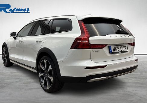 Volvo V60 Cross Country, 2024 3