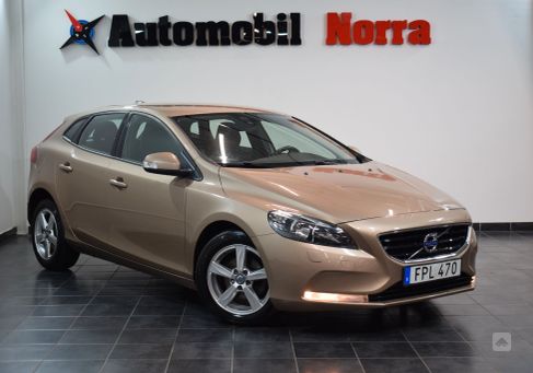 Volvo V40, 2015