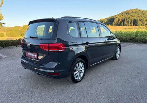 Volkswagen Touran, 2019 3