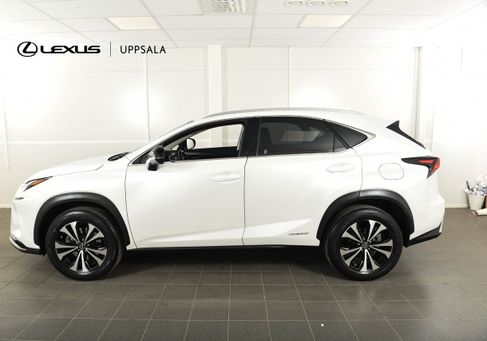 Lexus NX, 2021