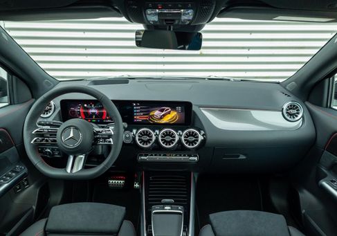 Mercedes-Benz GLA 250, 2026