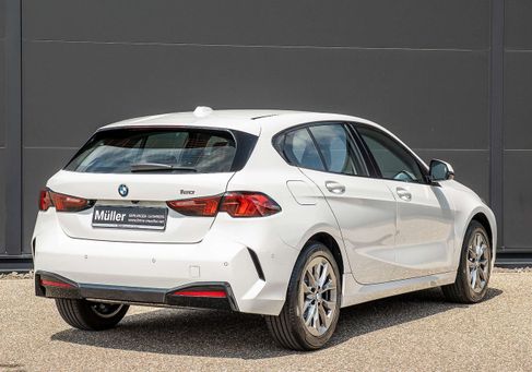 BMW 120, 2025